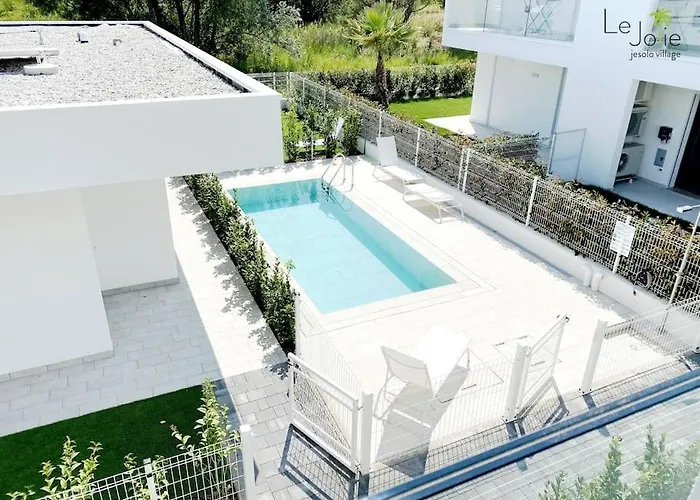 Le Jolie Village Apartment